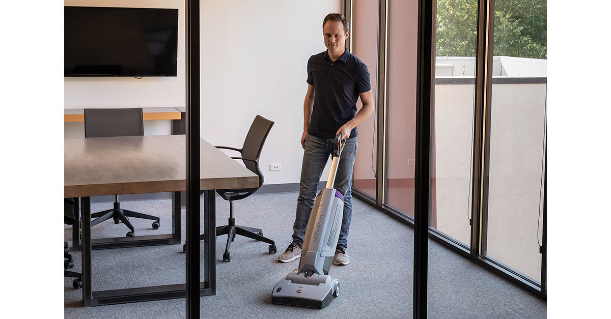 Try the FreeFlex® Cordless/Corded Upright at ISSA